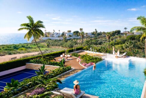 2 PISCINA INFINITY